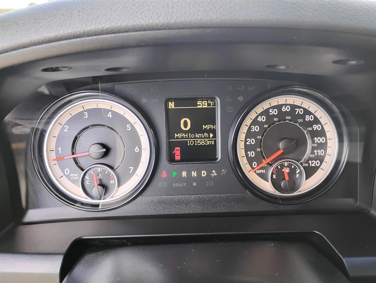 RAM 1500 SLT 4x4 Quad Cab 6'4" Box 2017