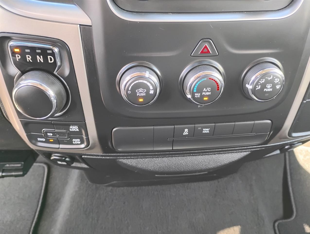 RAM 1500 SLT 4x4 Quad Cab 6'4" Box 2017