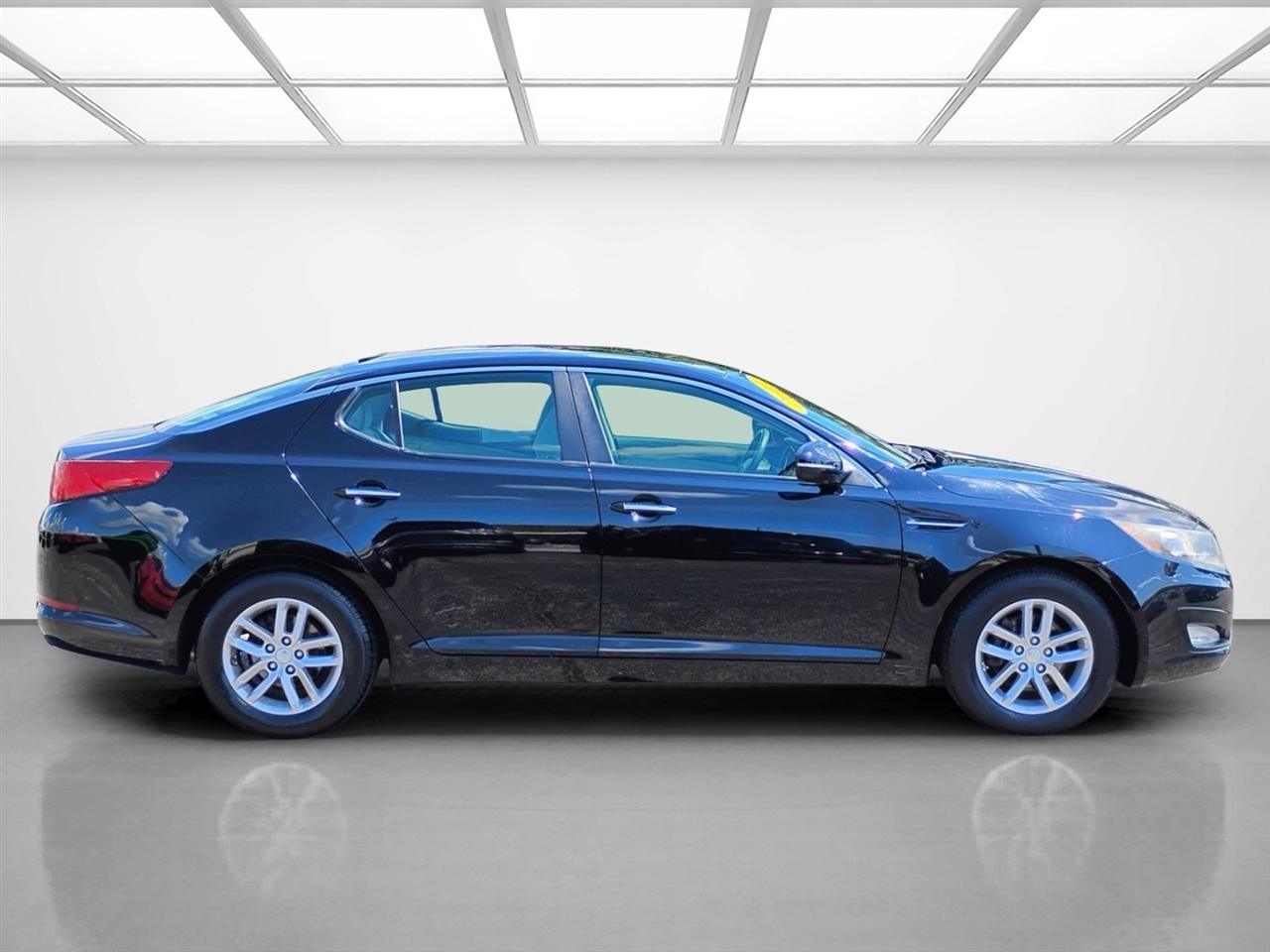 Kia Optima 4dr Sdn LX 2013