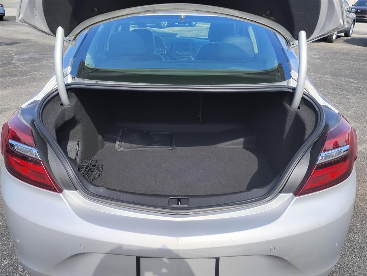 Buick Regal 4dr Sdn Premium I FWD 2015