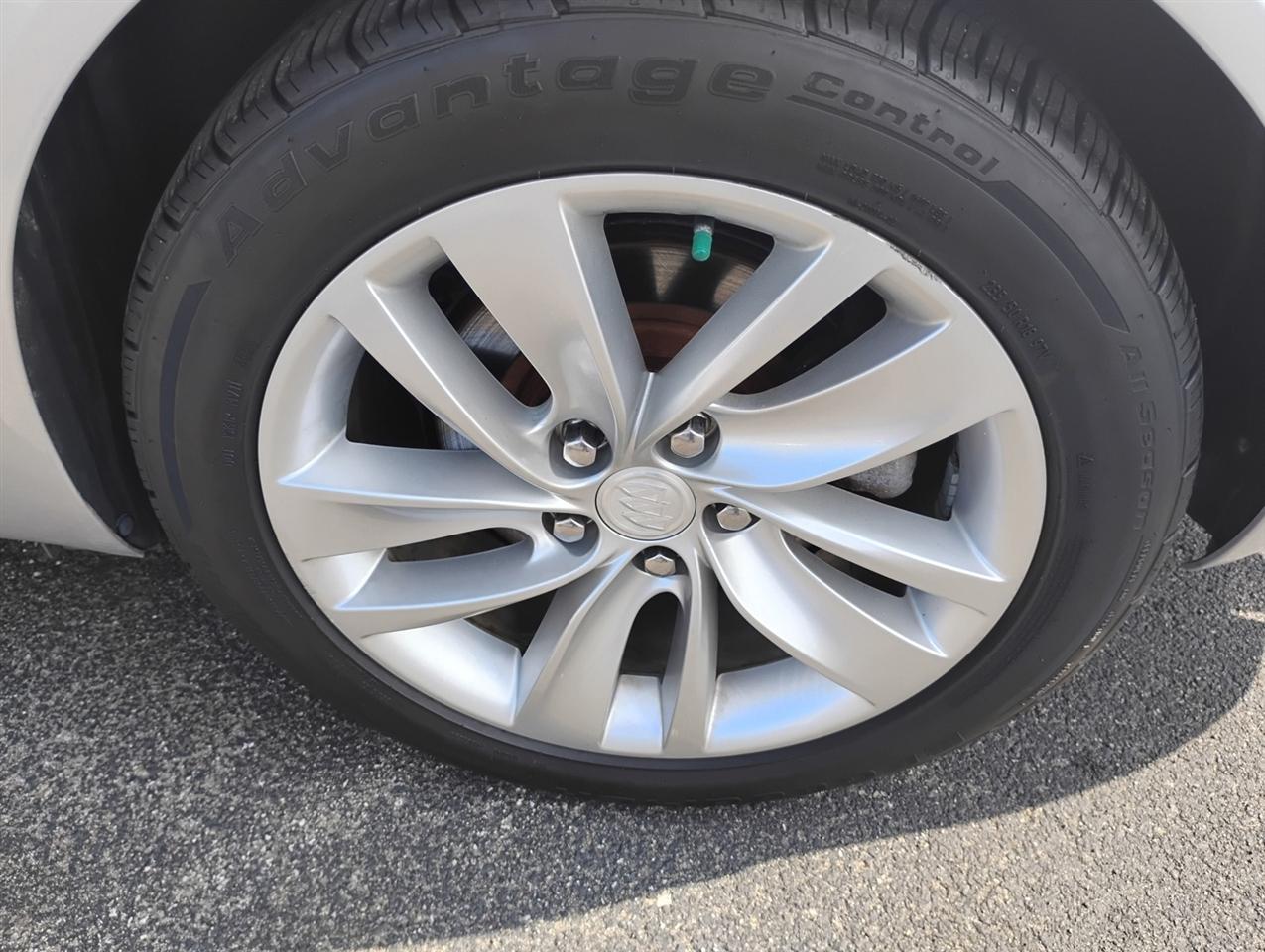 Buick Regal 4dr Sdn Premium I FWD 2015