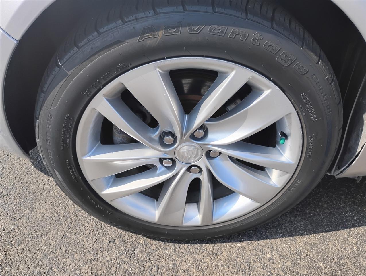 Buick Regal 4dr Sdn Premium I FWD 2015