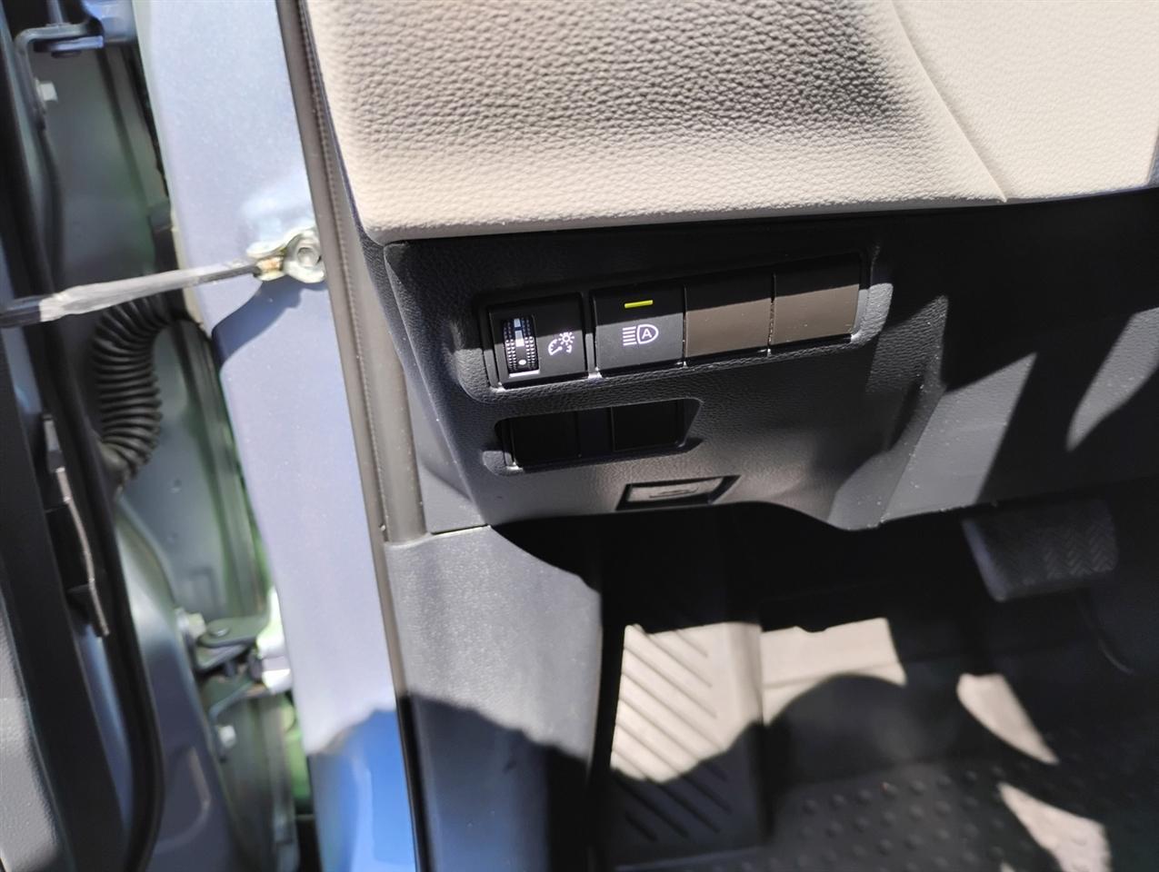 Toyota Corolla Cross L 4WD (Natl) 2023