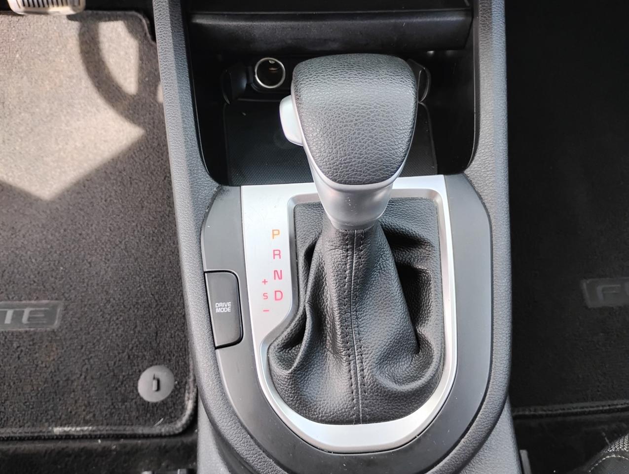 Kia Forte LXS IVT 2022