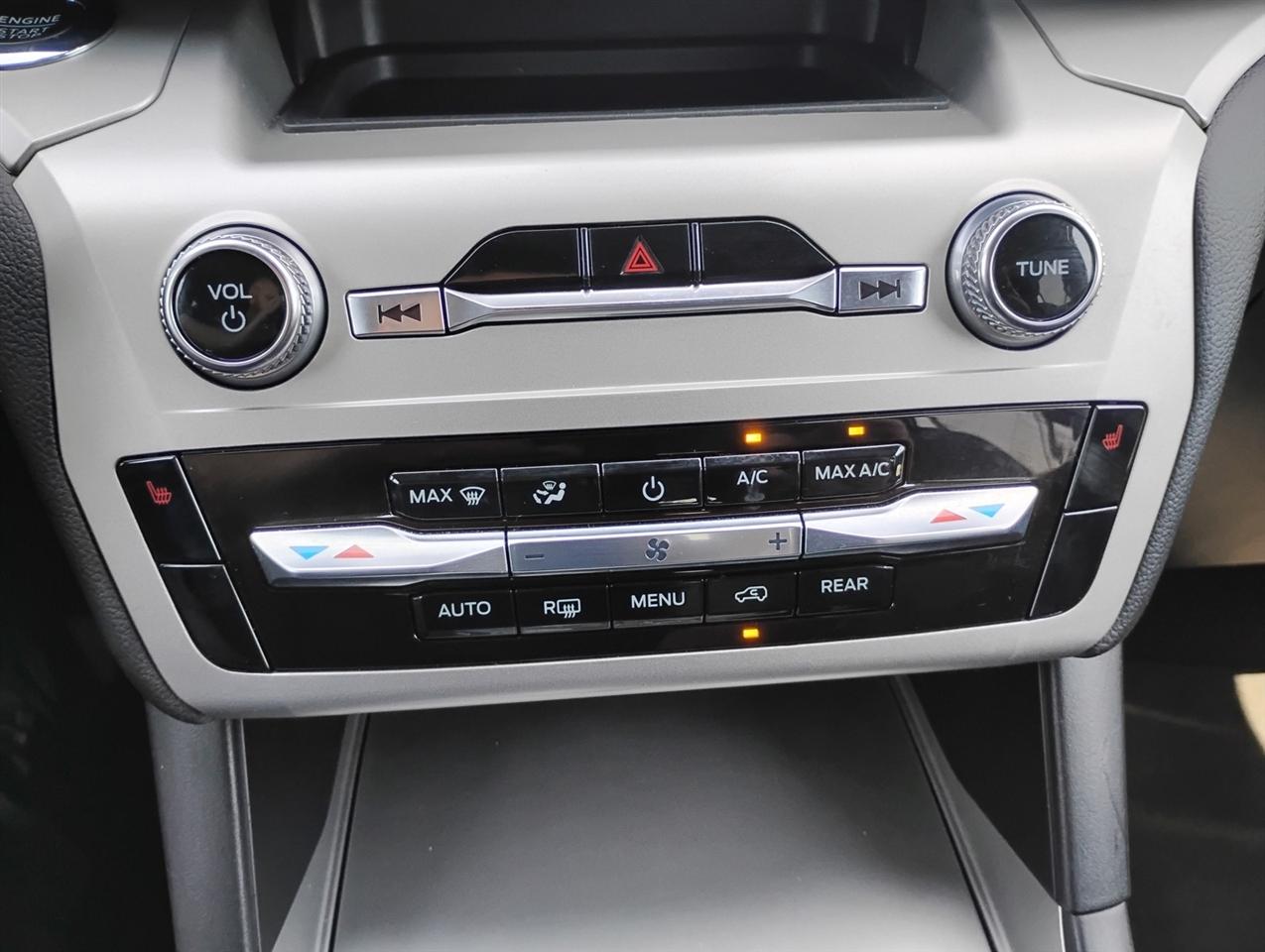 Ford Explorer XLT 4WD 2022
