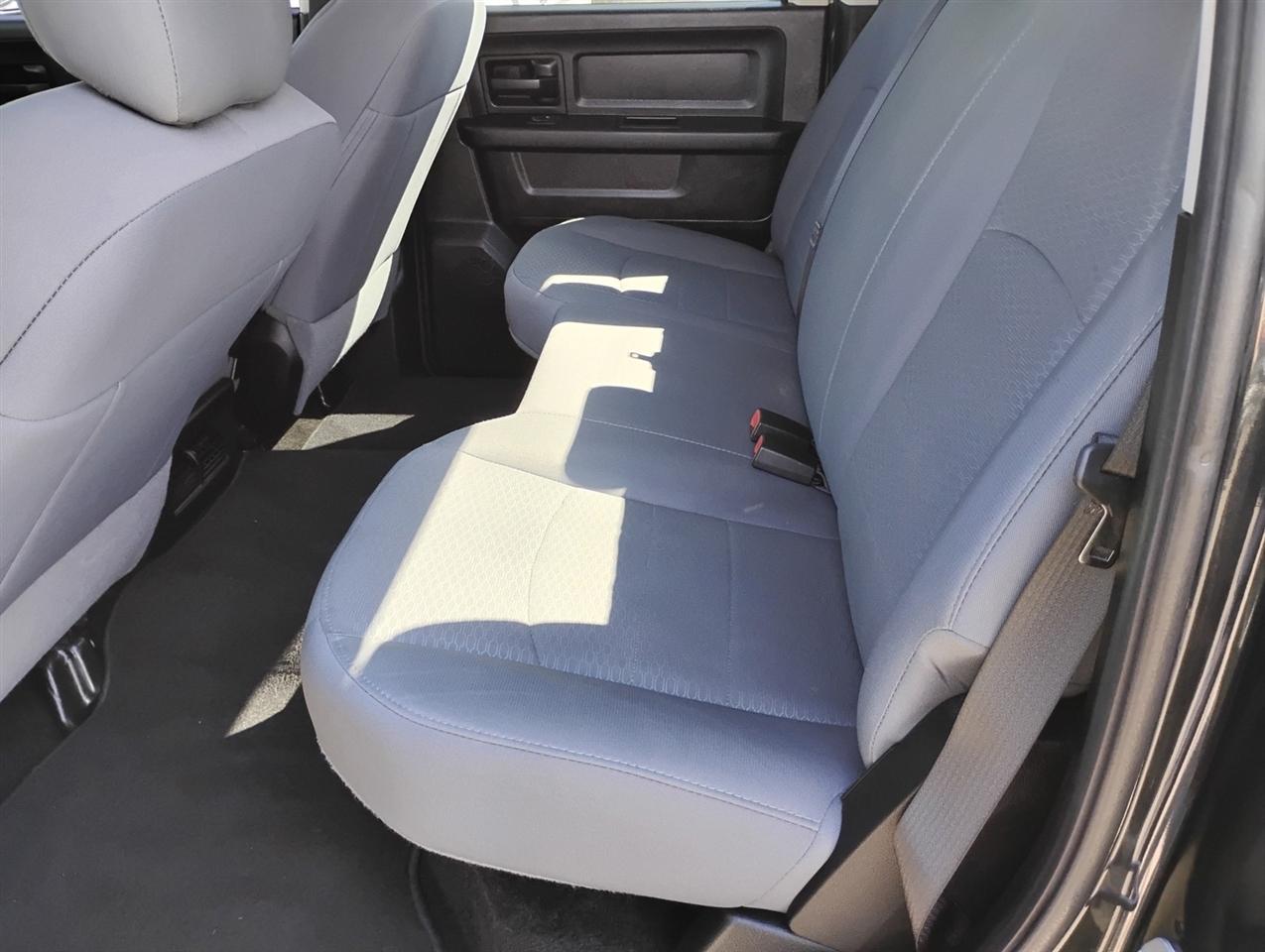 RAM 1500 Express 4x4 Crew Cab 5'7" Box 2017
