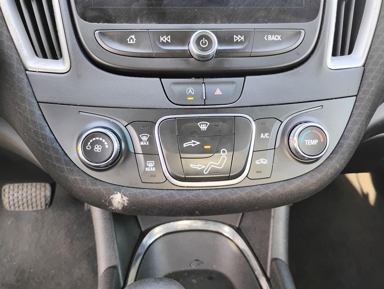 Chevrolet Malibu 4dr Sdn RS 2022