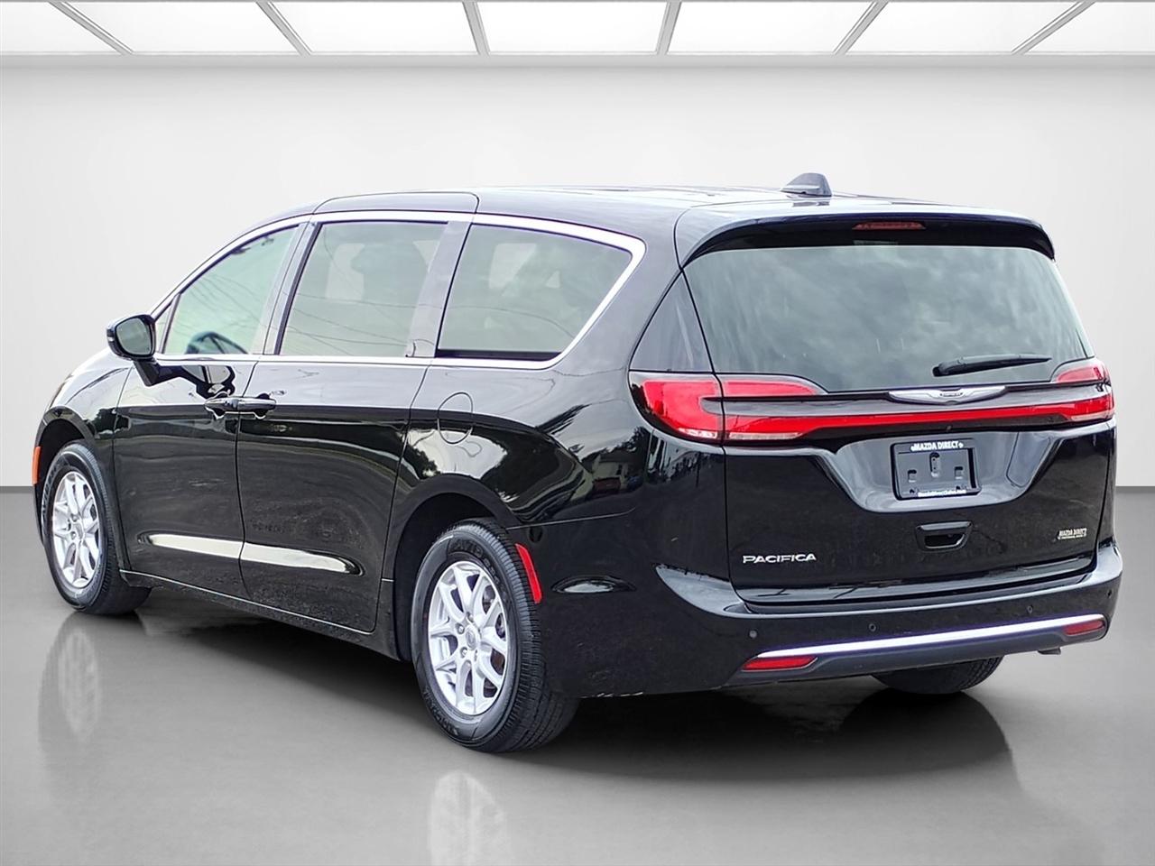 Chrysler Pacifica Touring L 2024