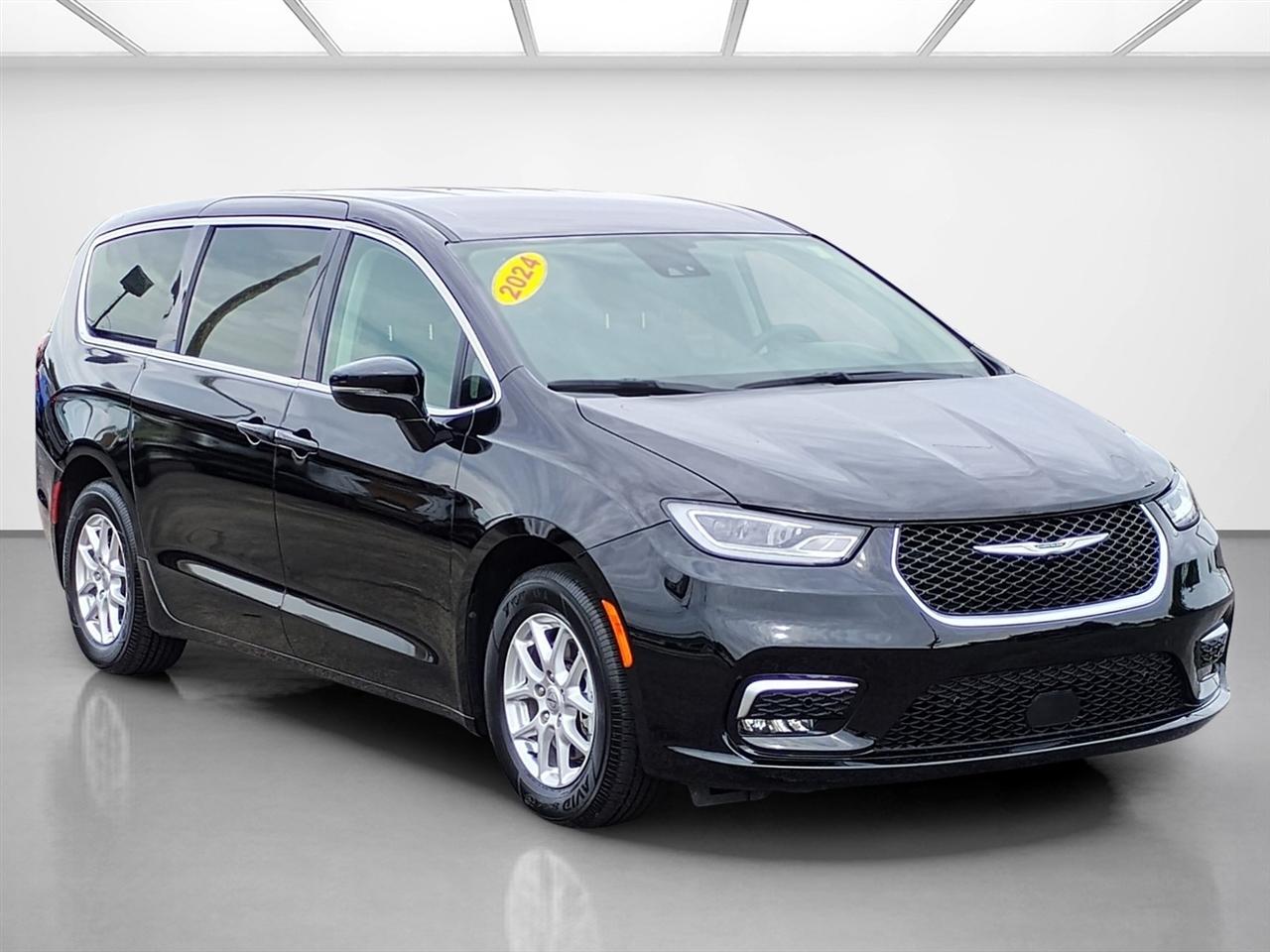 Chrysler Pacifica Touring L 2024