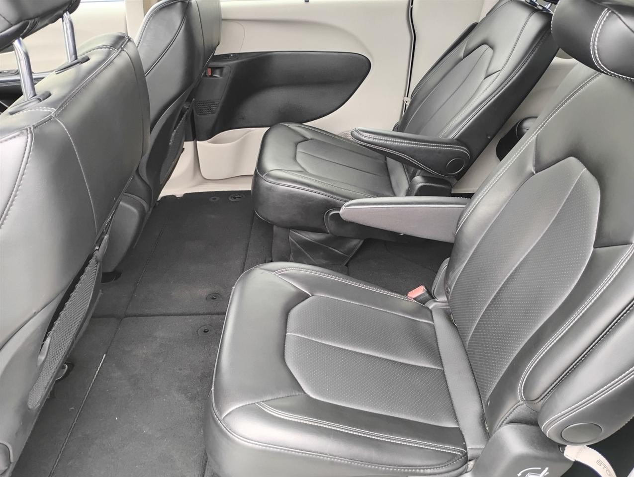 Chrysler Pacifica Touring L 2024