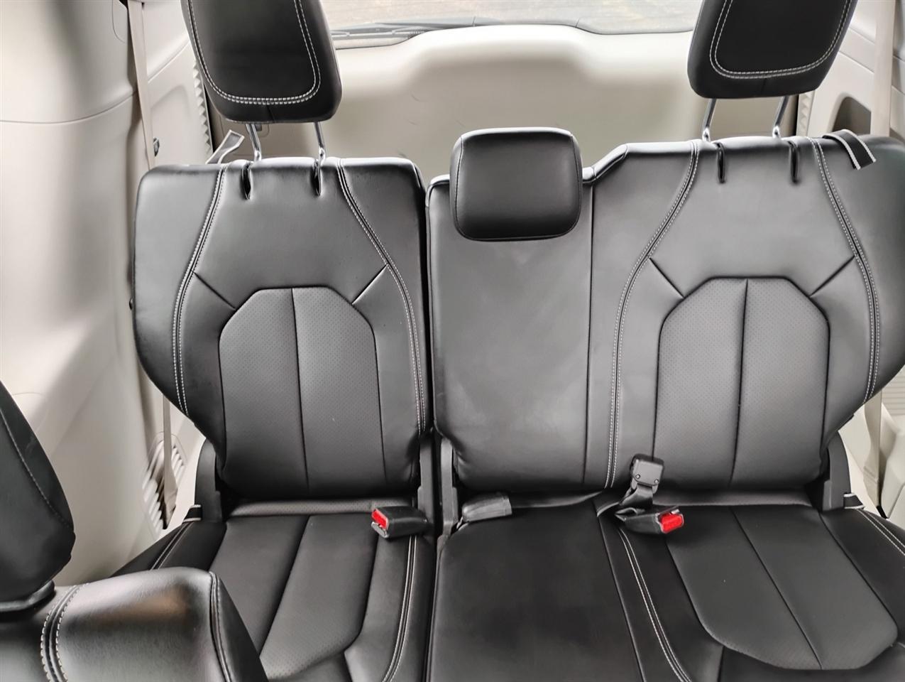 Chrysler Pacifica Touring L 2024
