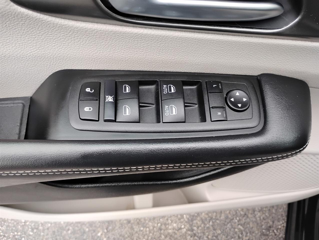 Chrysler Pacifica Touring L 2024