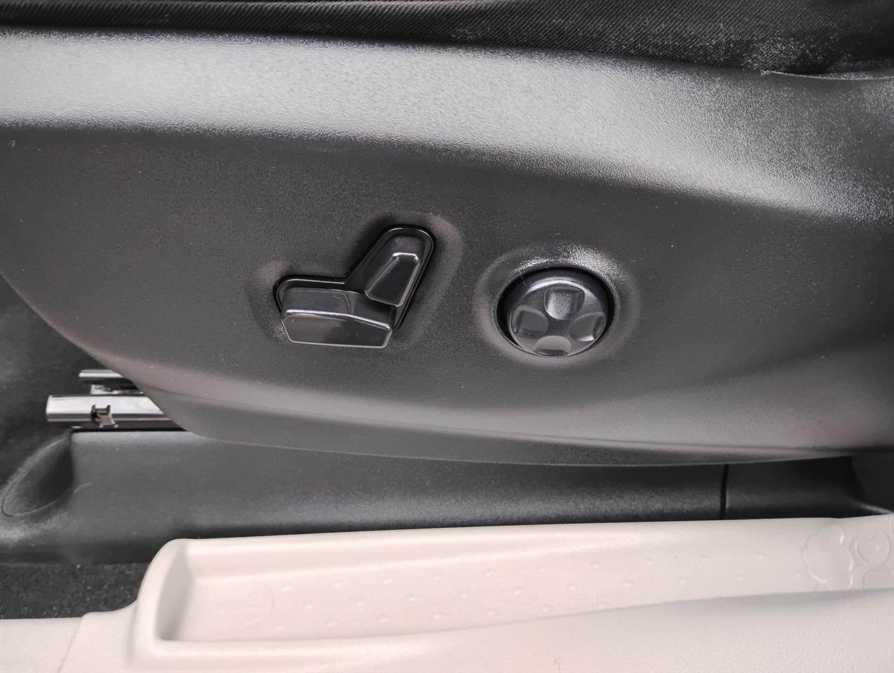 Chrysler Pacifica Touring L 2024