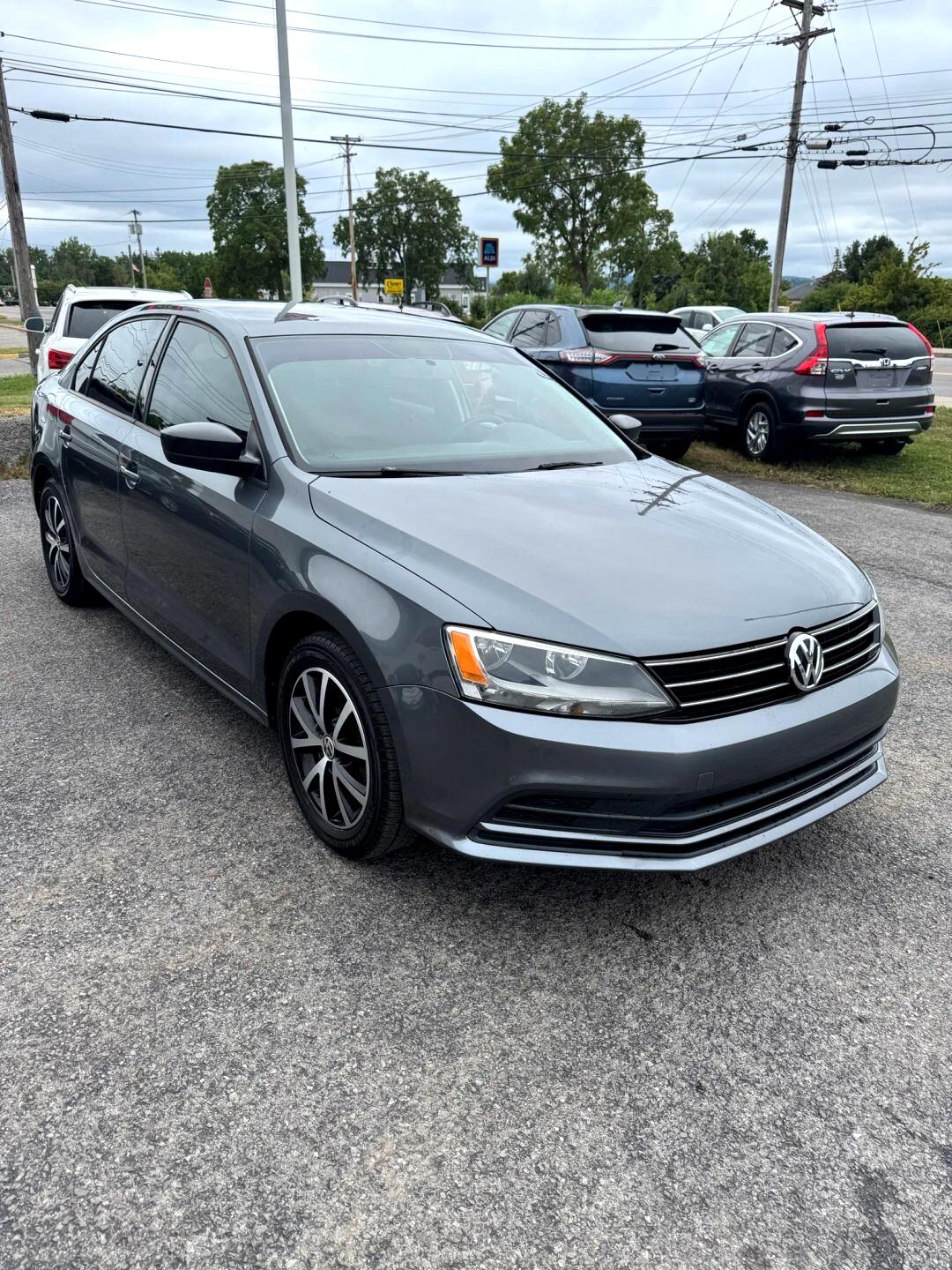 2016 Volkswagen Jetta 1.4T SE Sedan 4D