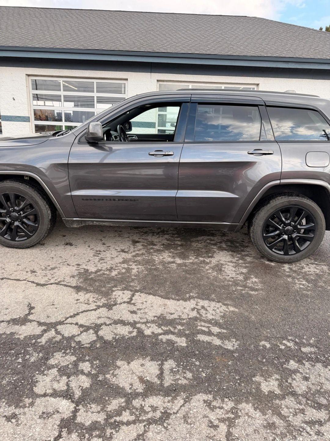 Jeep Grand Cherokee  2017