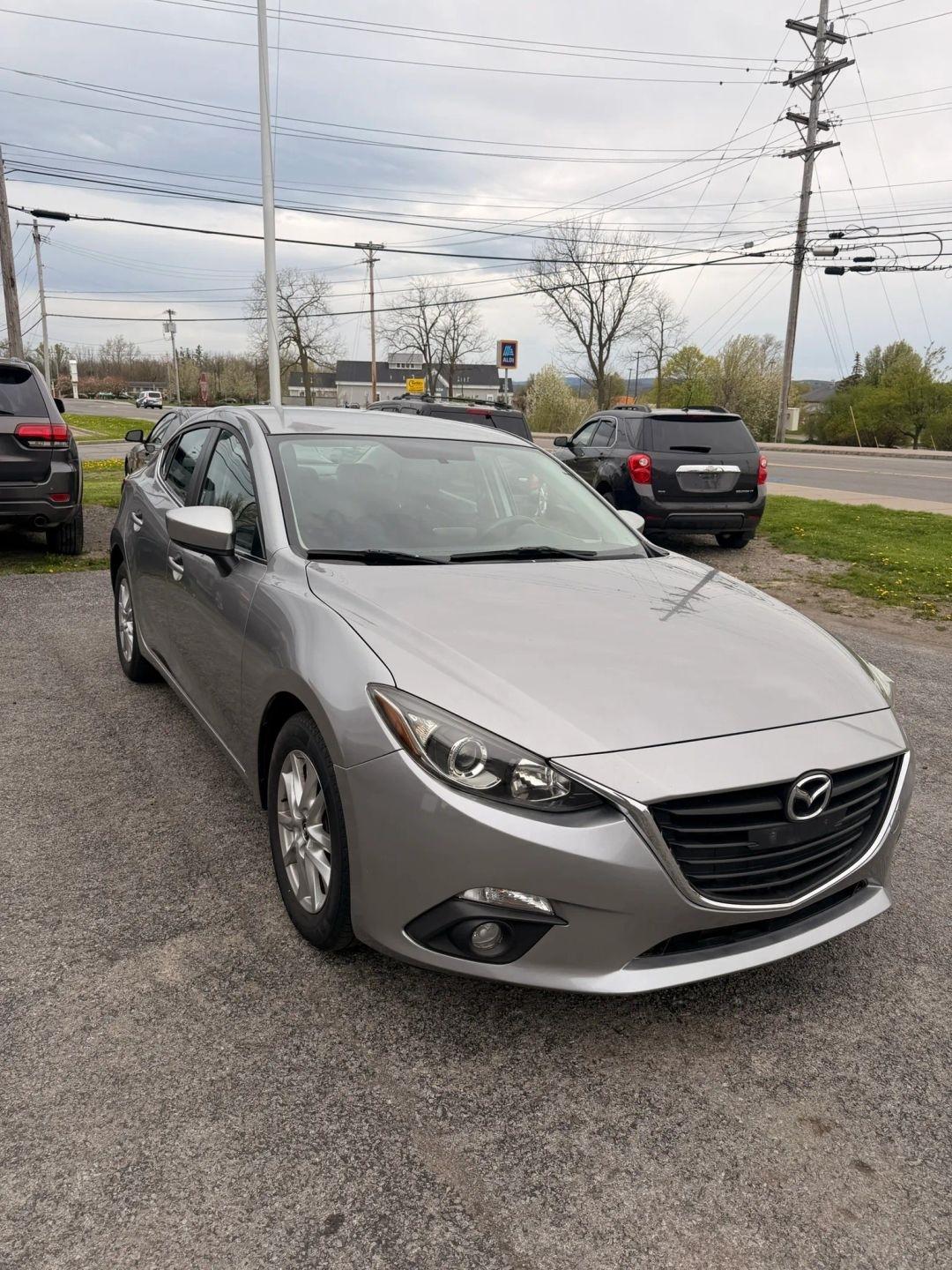 Mazda MAZDA3  2015