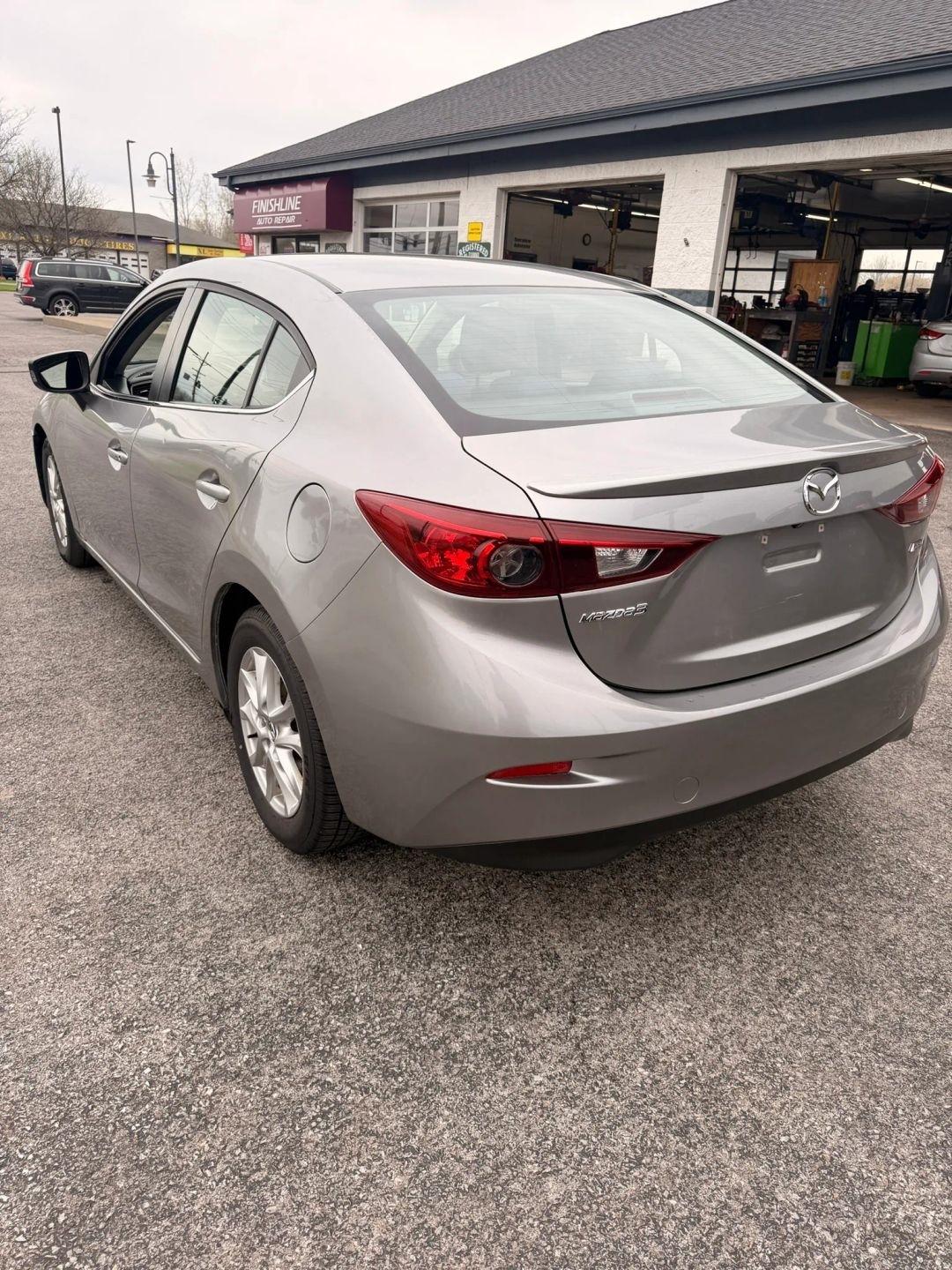 Mazda MAZDA3  2015