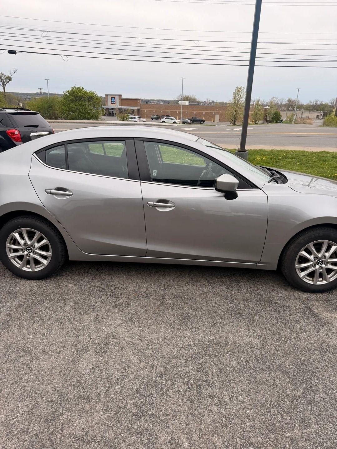 Mazda MAZDA3  2015