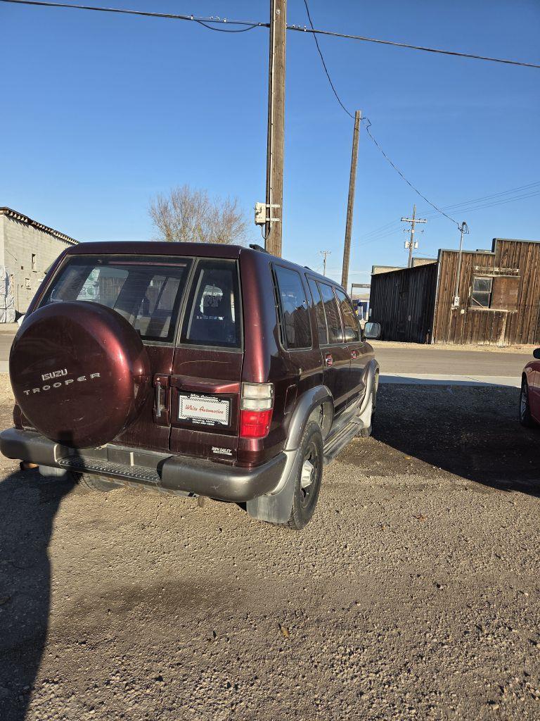 2000 Isuzu Trooper S 2WD