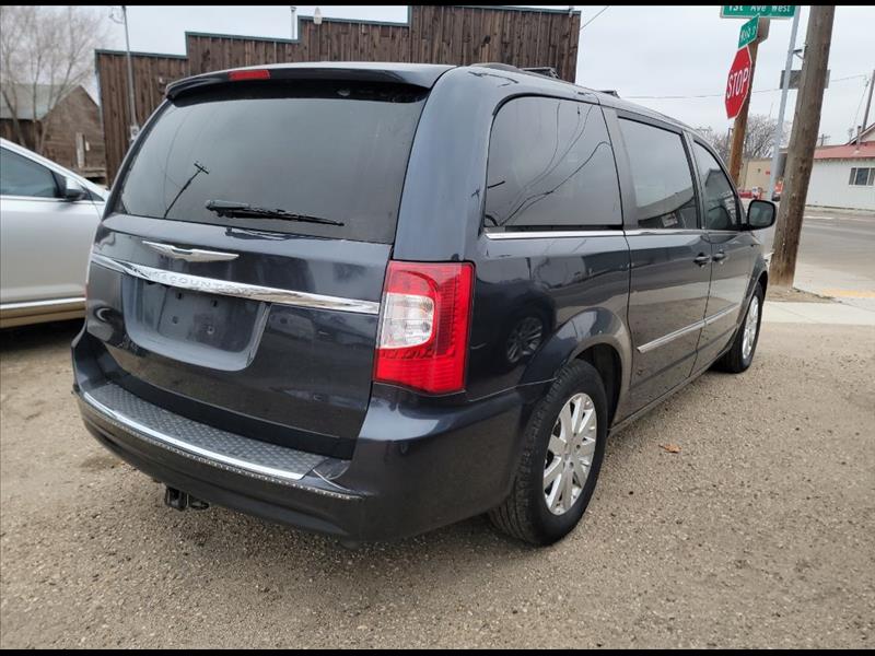 2013 Chrysler Town & Country Touring