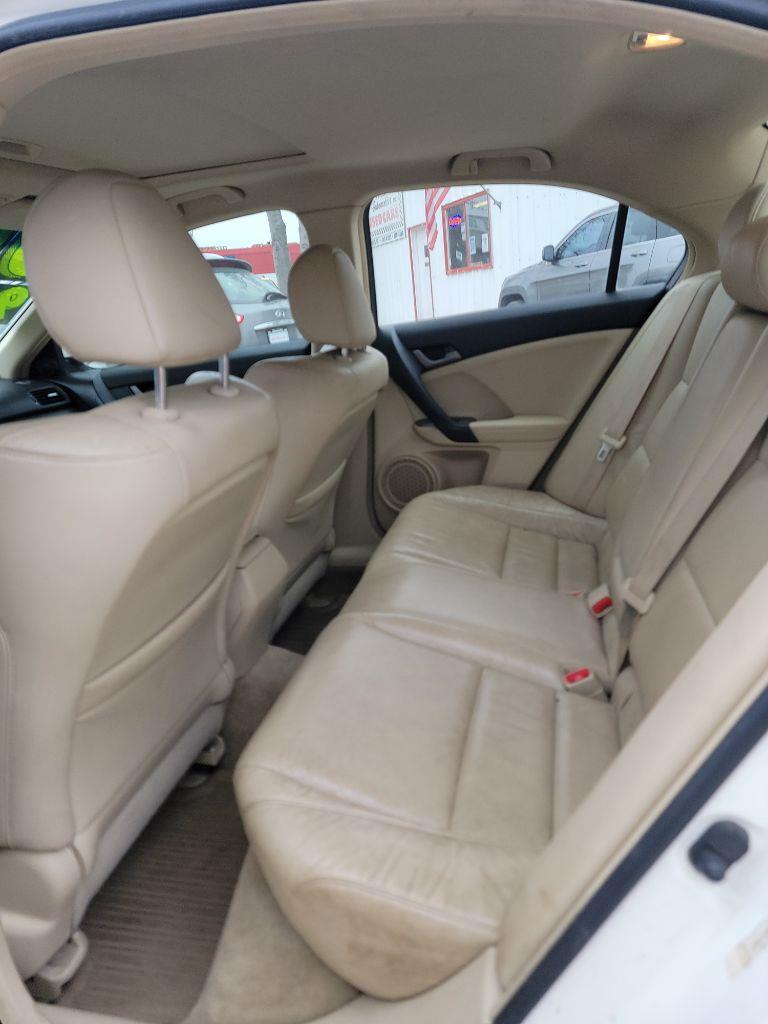 Acura TSX 5-Speed AT with Tech Package 2009