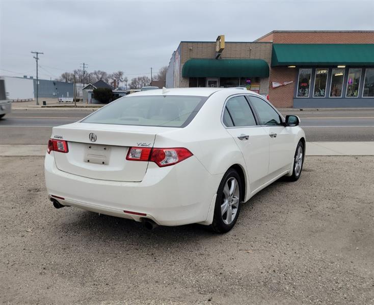 Acura TSX 5-Speed AT with Tech Package 2009