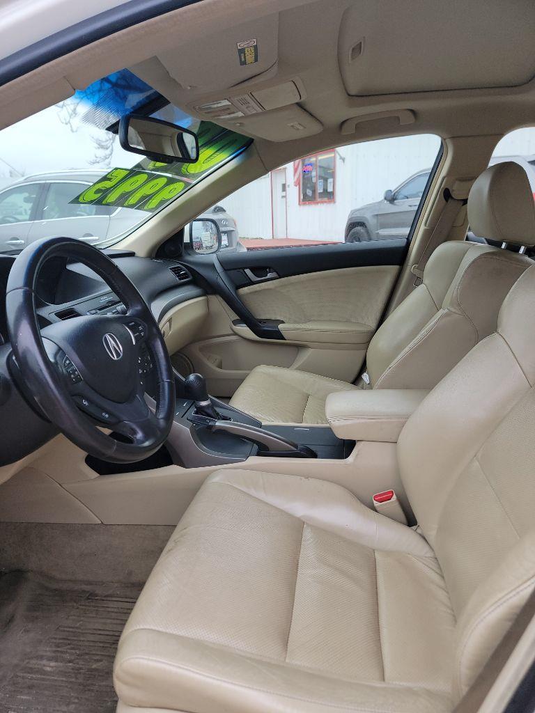 Acura TSX 5-Speed AT with Tech Package 2009