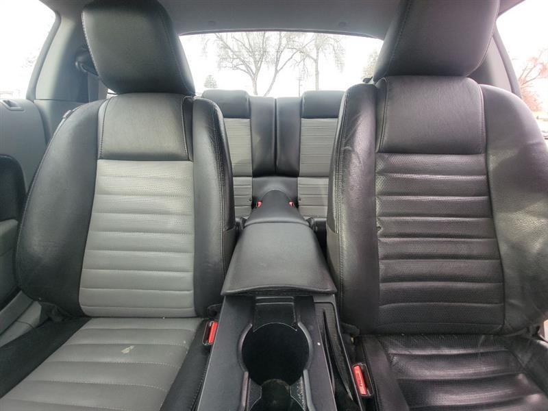 Ford Mustang GT Deluxe Coupe 2007