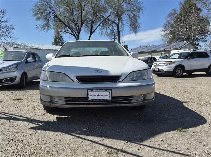 Lexus ES 300 Base 1999