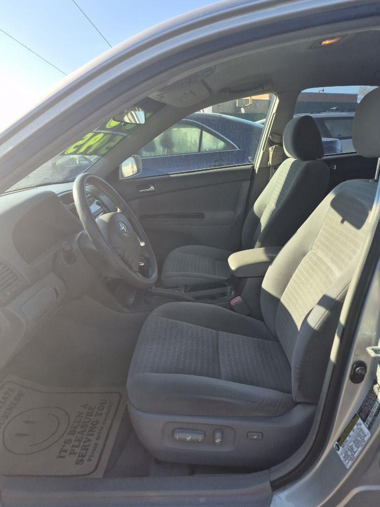 Toyota Camry LE 2005