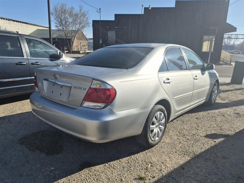 Toyota Camry LE 2005