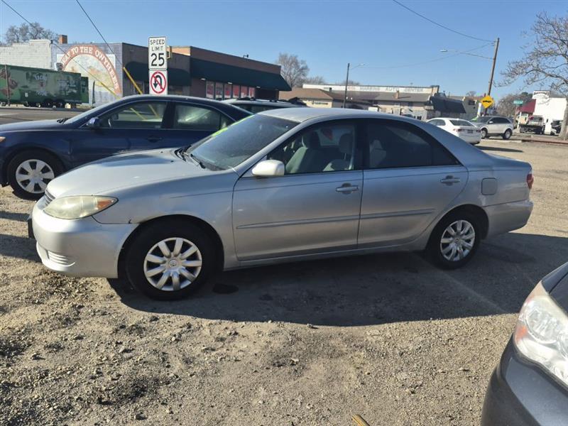 Toyota Camry LE 2005