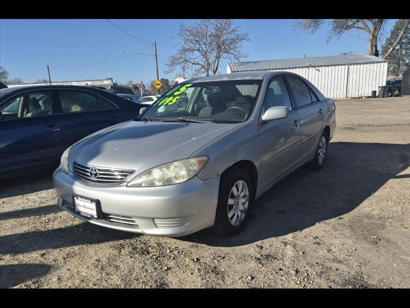 2005 Toyota Camry LE