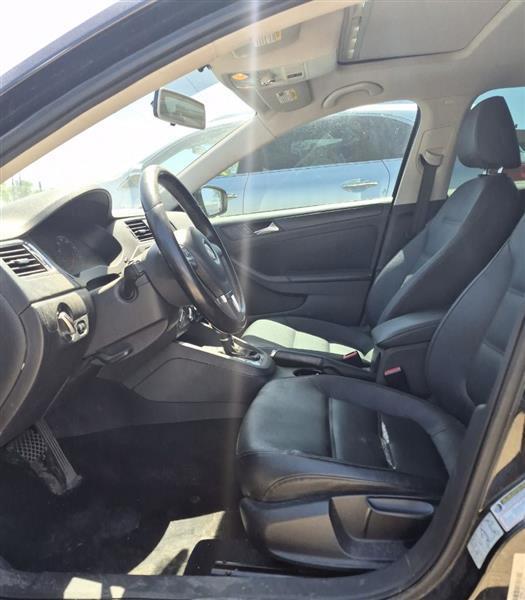 Volkswagen Jetta SE 2011