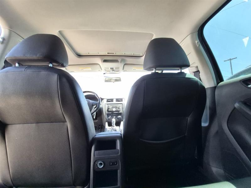 Volkswagen Jetta SE 2011