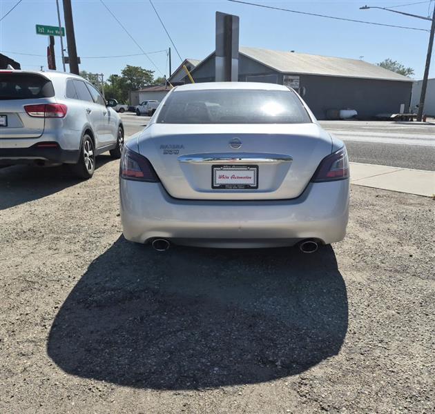 Nissan Maxima S 2014