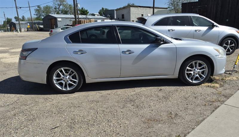 Nissan Maxima S 2014