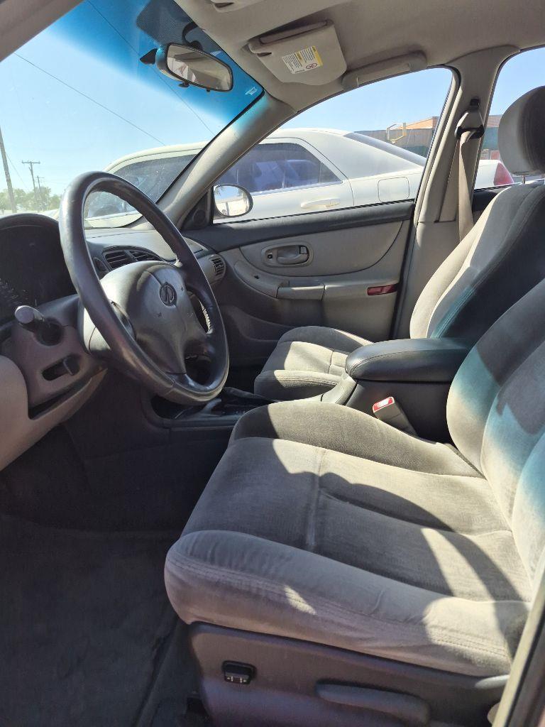 Oldsmobile Intrigue GX Sedan 2002
