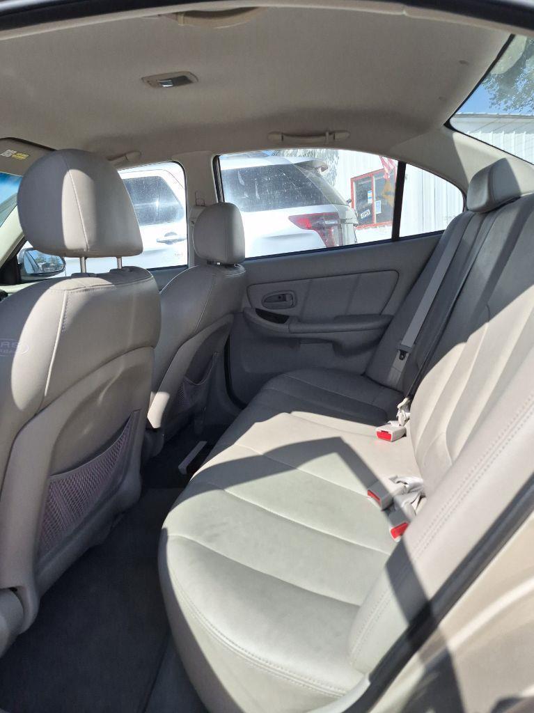 Hyundai Elantra GLS 4-Door 2006