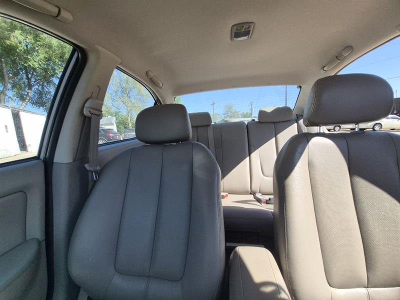 Hyundai Elantra GLS 4-Door 2006