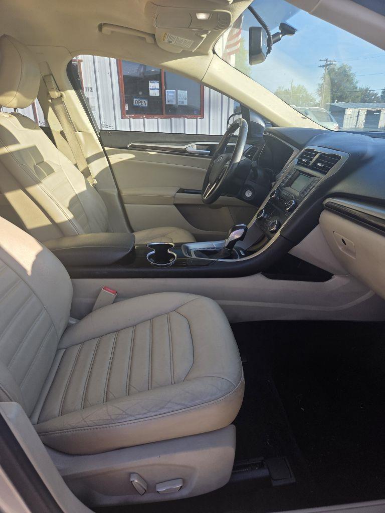 Ford Fusion SE 2016