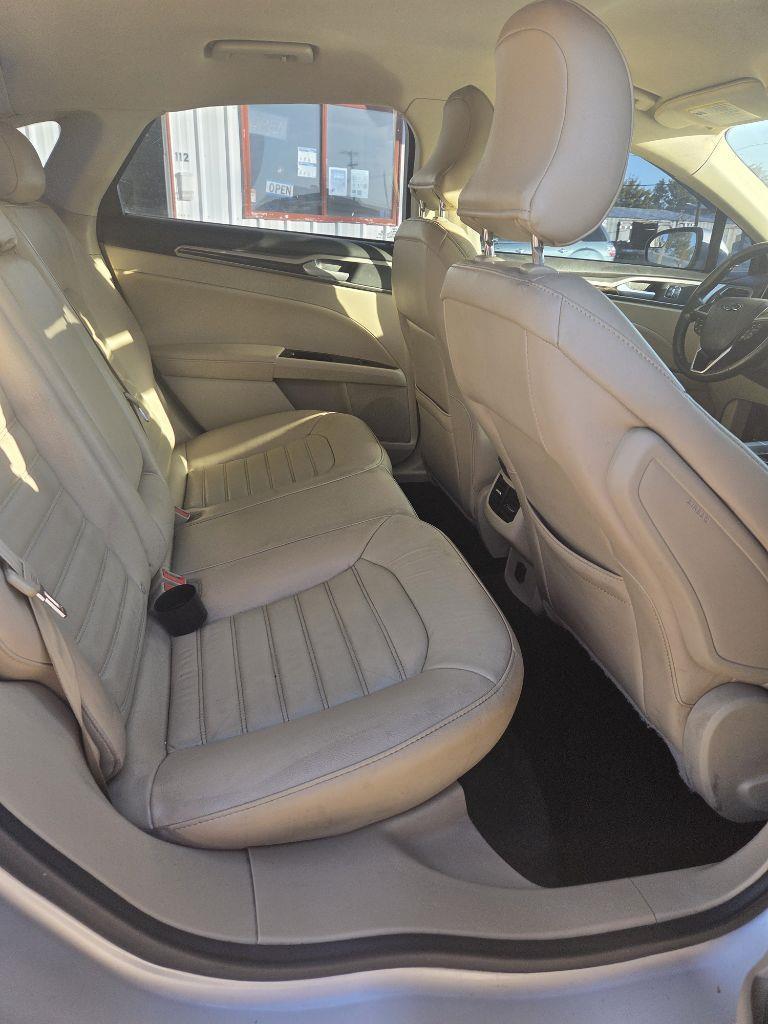 Ford Fusion SE 2016