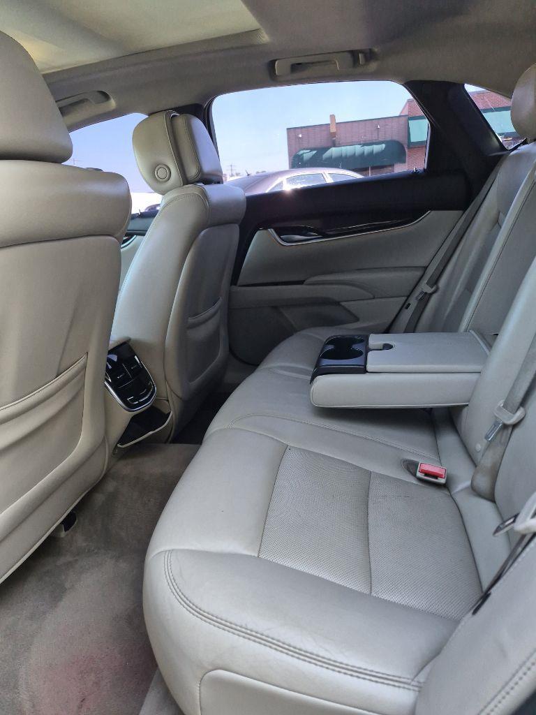 Cadillac XTS Premium 2013