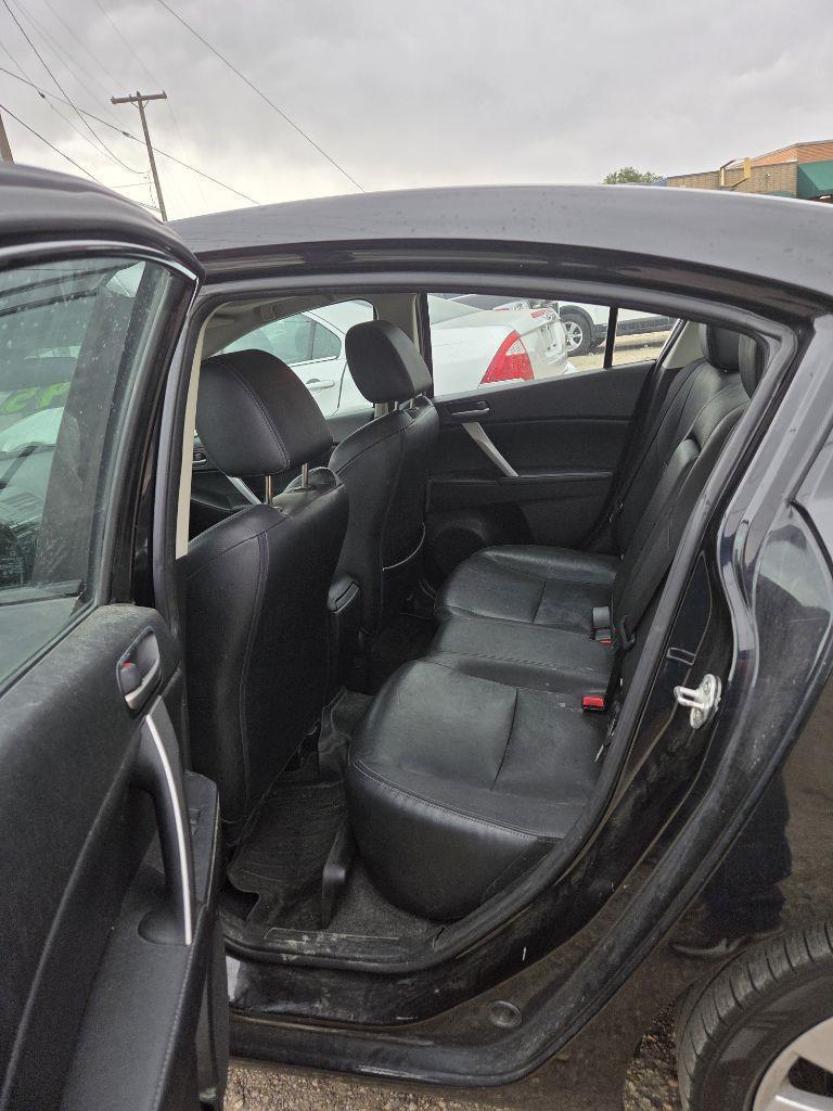 Mazda MAZDA3 s Grand Touring 4-Door 2011