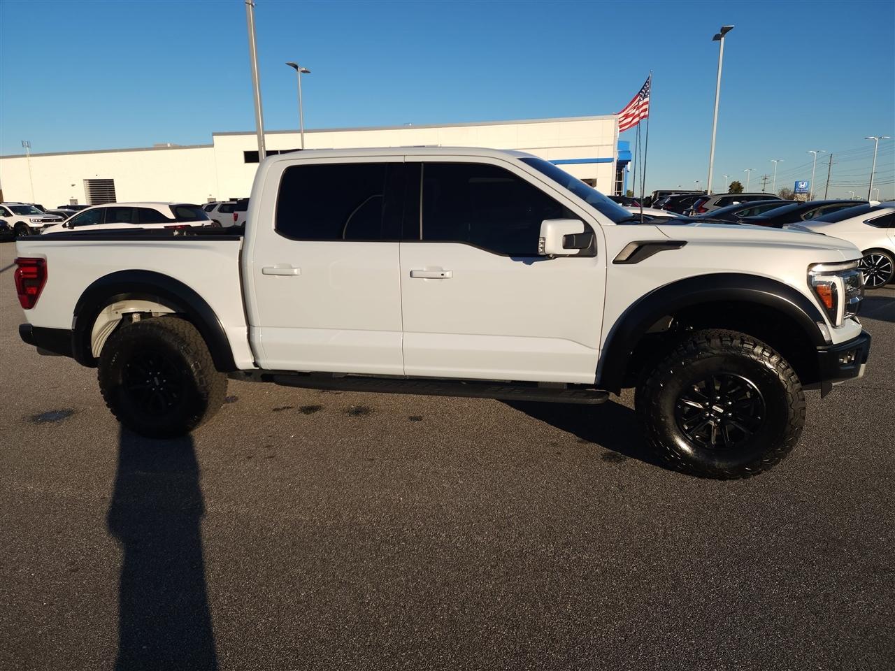 Ford F-150 Raptor SuperCrew 4WD 2025