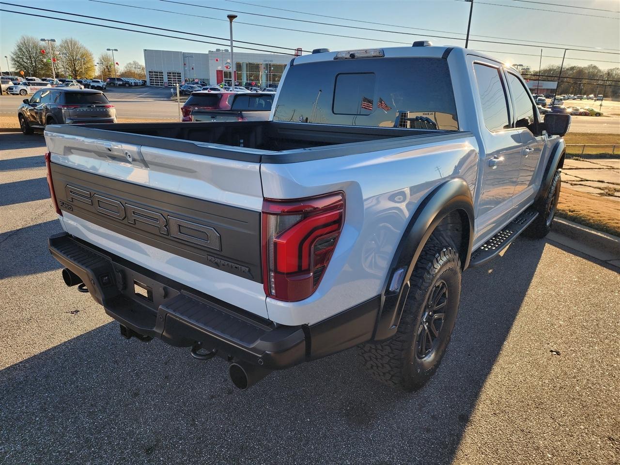 Ford F-150 Raptor SuperCrew 4WD 2025