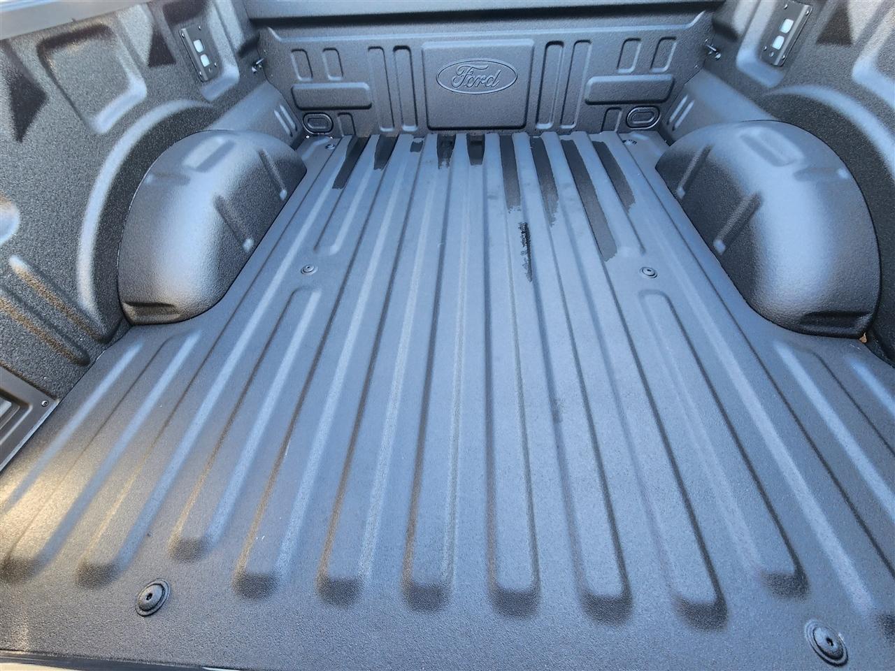 Ford F-150 Raptor SuperCrew 4WD 2025