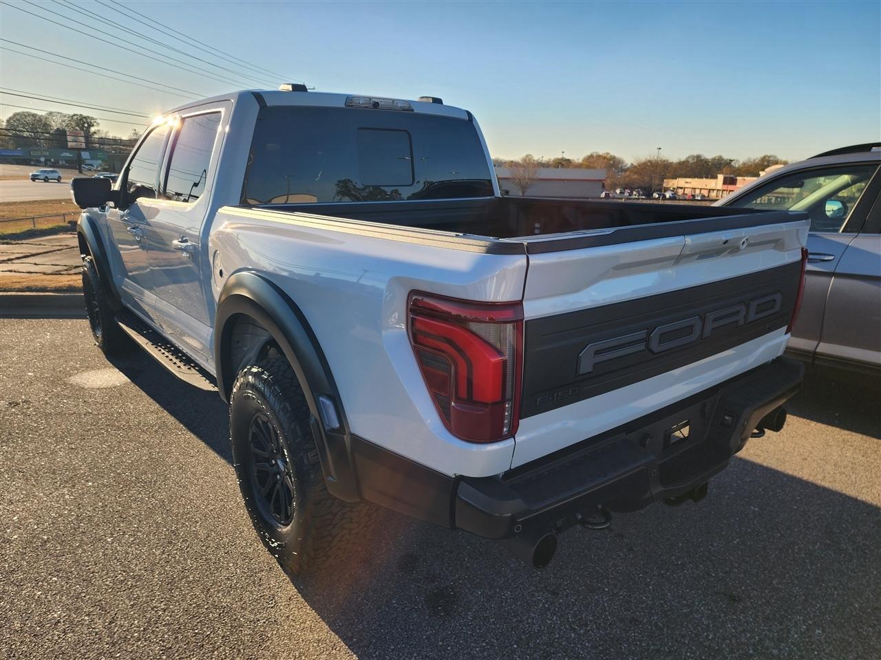Ford F-150 Raptor SuperCrew 4WD 2025