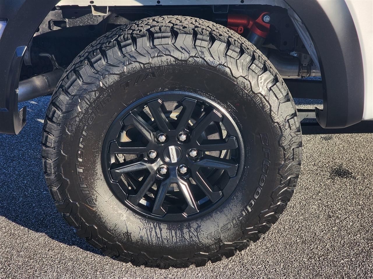 Ford F-150 Raptor SuperCrew 4WD 2025