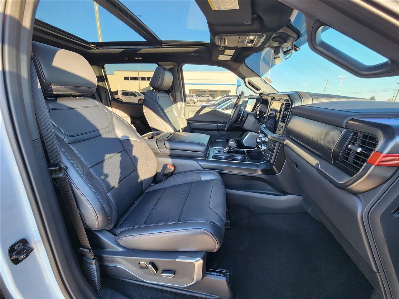 Ford F-150 Raptor SuperCrew 4WD 2025